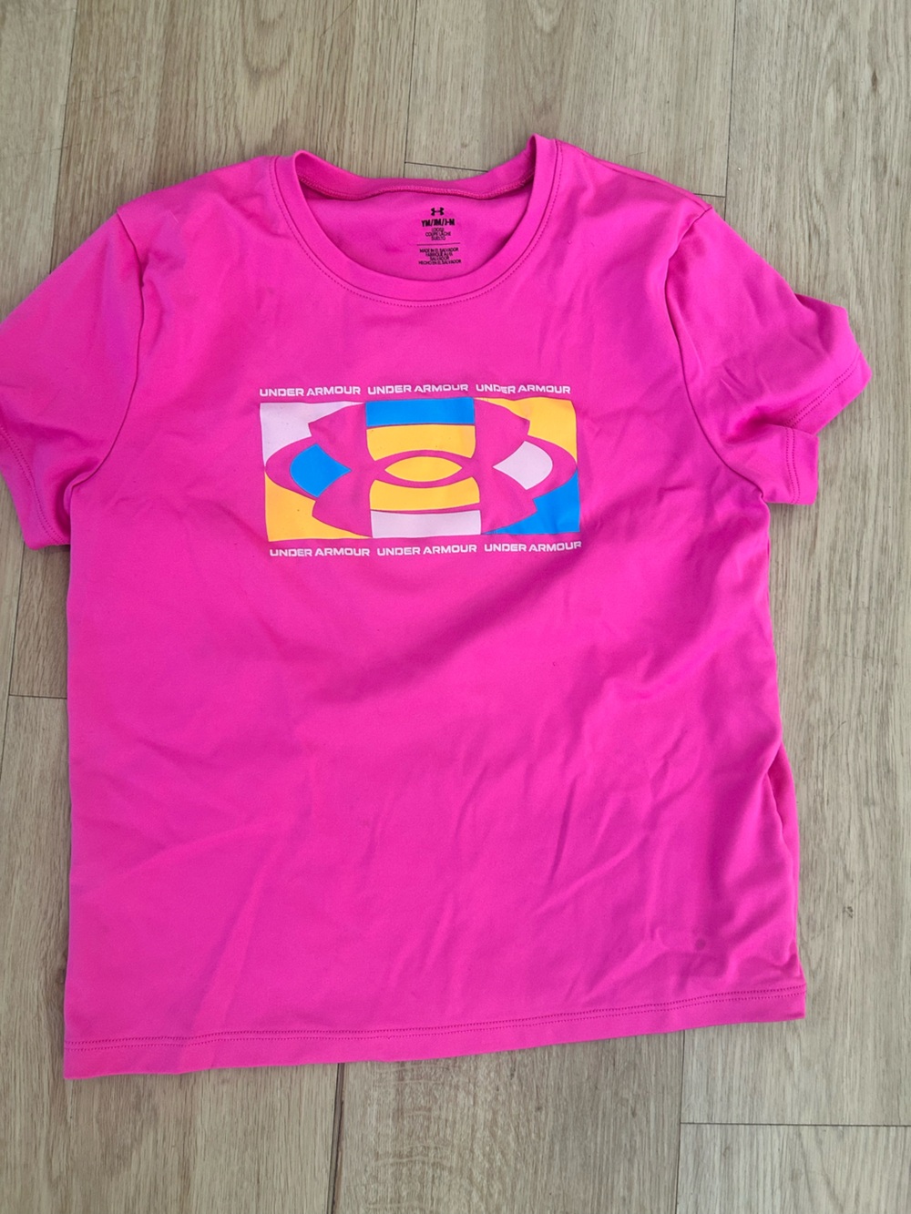 Under Armour Girls Neon Pink Graphic Short Sleeve Tee